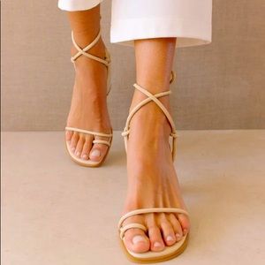 Aloha’s Size 7 Ivory Sandal 3in Heel